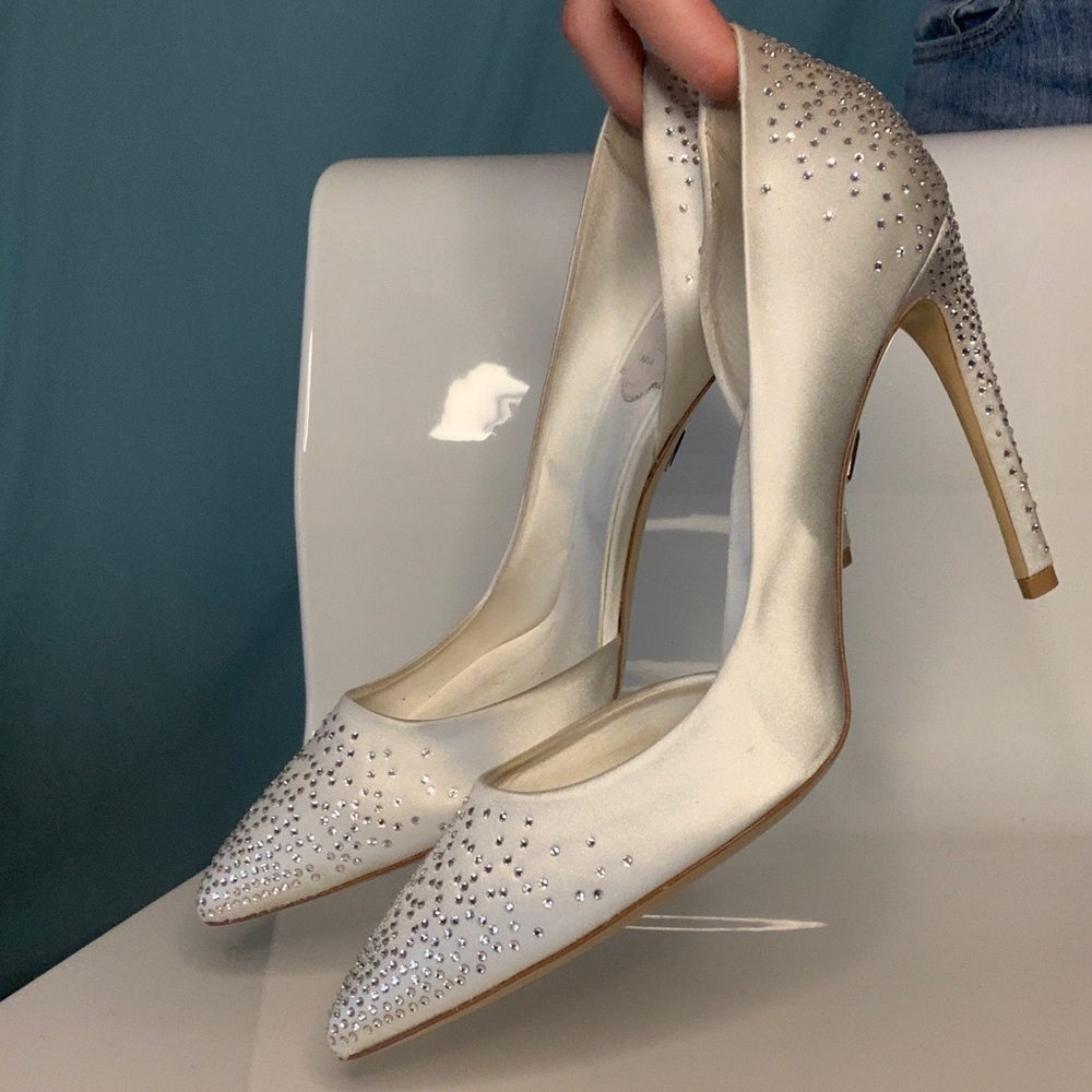 Roger Vivier heels satin with rhinestone size 6.5